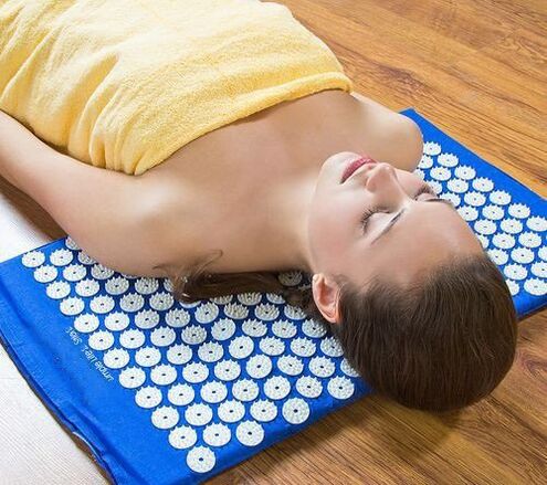 Aplicator Kuznetsov cu osteocondroză cervicală